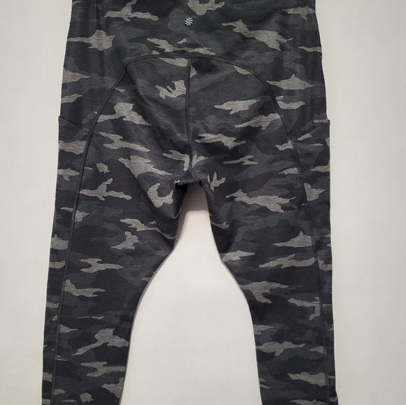 Athleta Women's Ultimate Camo 7/8 Tight Capri Size 2XL black heather gray Camo. - Picture 7 of 11